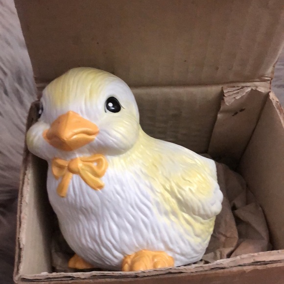 Chick with Bow Planter - Picture 2 of 6